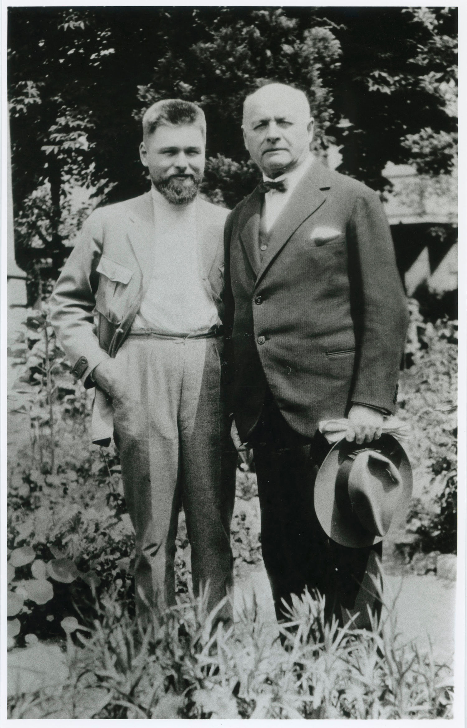 Andreas und Alexej von Jawlensky im Garten, Beethovenstraße 9, 1927, Foto: Alexej von Jawlensky-Archiv Muralto ⁄ CH